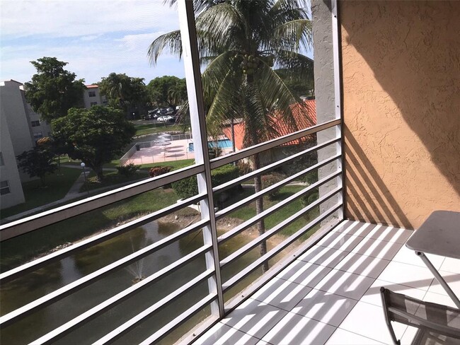 Photo - 1820 N Lauderdale Ave Unidad 3411