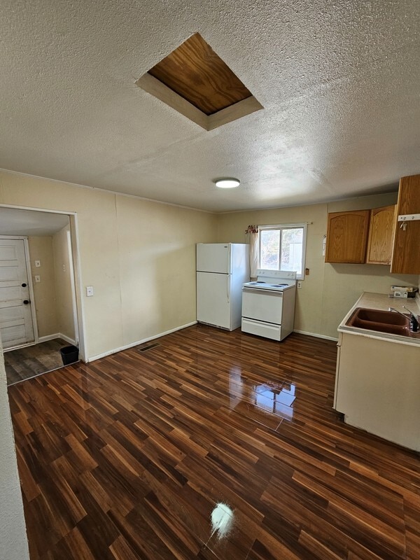 Photo - 157 Roosevelt St