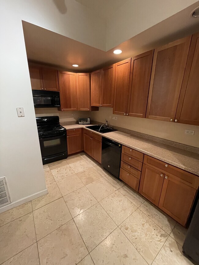Photo - 839 W Newport Ave