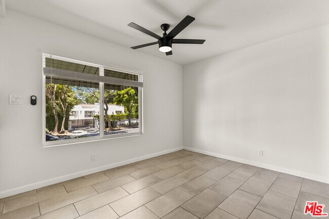 Photo - 1006 Havenhurst Dr Unit 1
