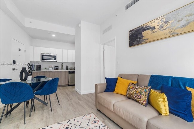 Photo - 136 NW 26th St Unit 207