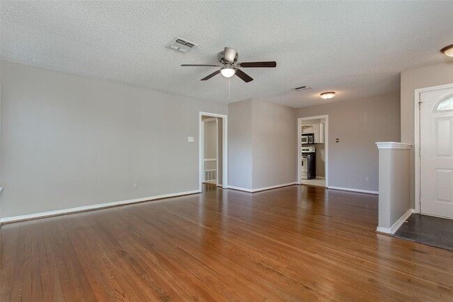 Photo - 6912 Wake Forrest Dr
