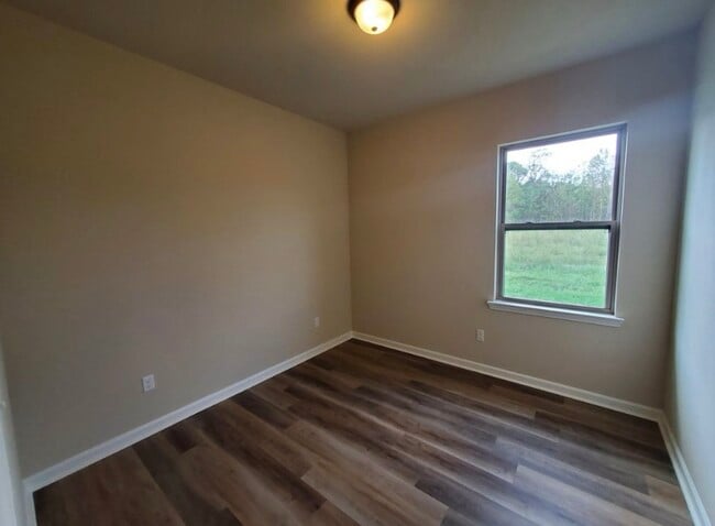 Photo - 3052 S Roth Ave
