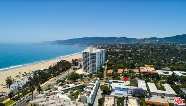 134 San Vicente Blvd