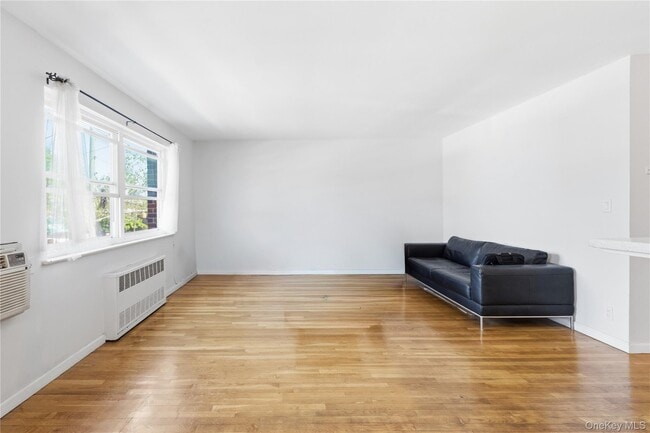 Photo - 59-17 Kissena Blvd Unit 2FL