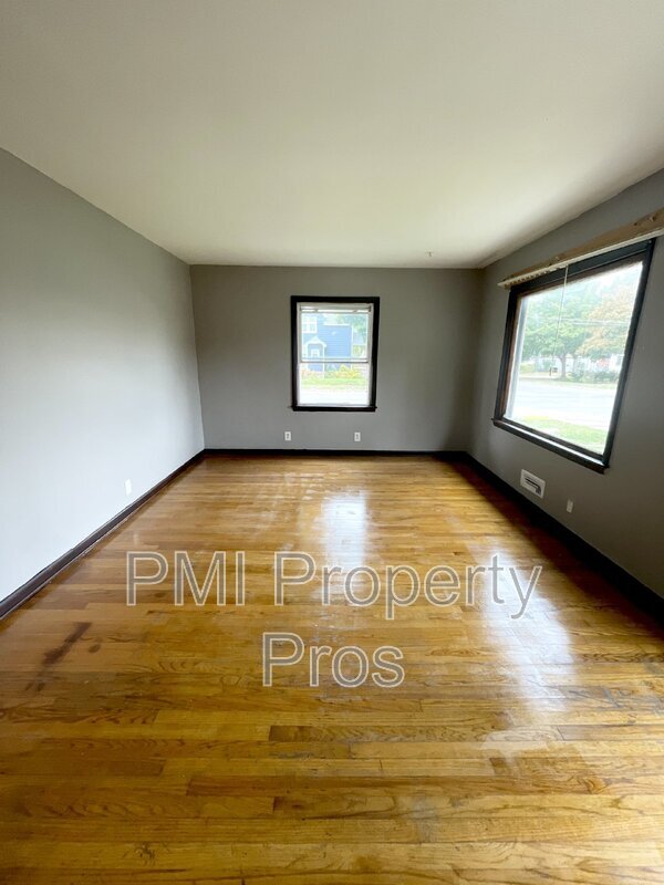 Photo - 4375 N 61st St