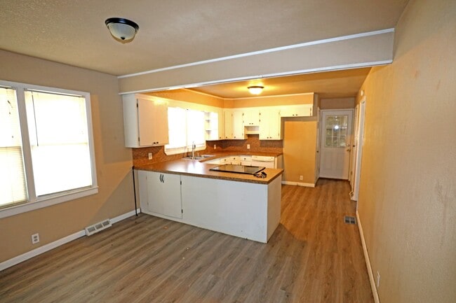 Photo - 8364 US-69