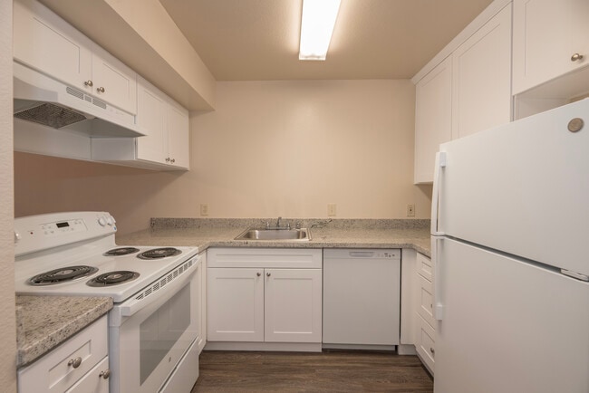 Building Photo - Fulton Oaks Apartments