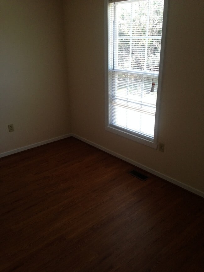 Photo - 3 BEDROOM REMODELED UNIT!