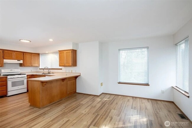 Photo - 9741 Woodlawn Ave N