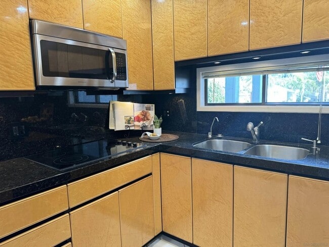 Photo - 8263 Camino Del Oro Unidad 278