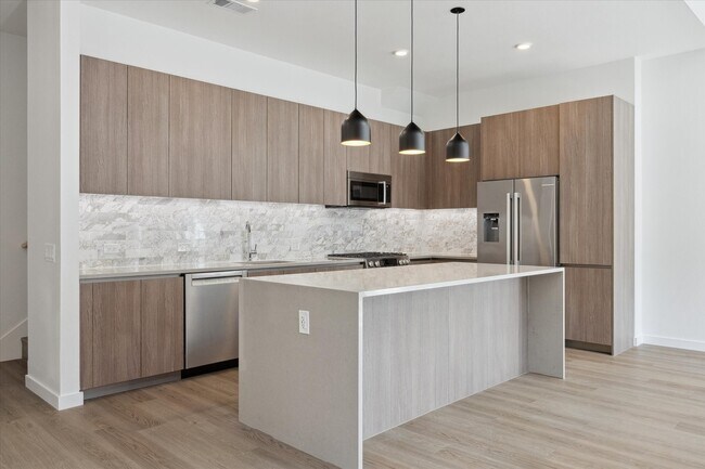 Photo - 1 Riva Row Unit 167