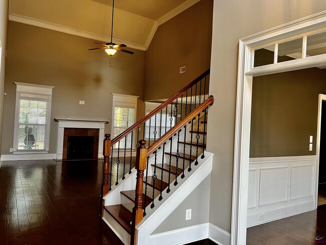 Photo - 609 Cannock Ct