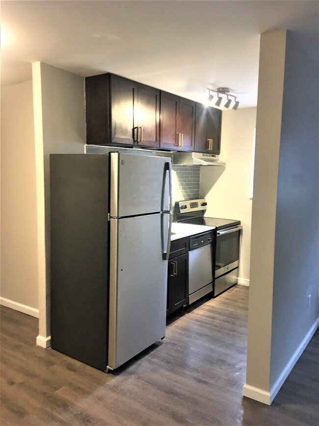 1B -KITCHEN - The Pearl Apartments in Moon Township