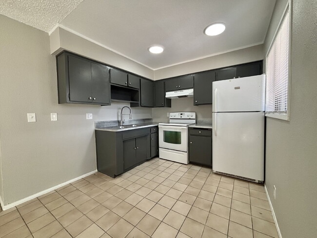Photo - Updated Upstairs 2 Bed | 1 Bath Apartment Near the Las Vegas Strip Unit 4