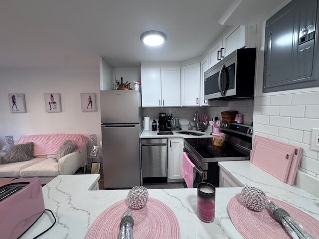 Photo - 15 University Rd Unidad #E