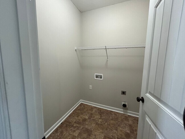 Photo - 651 Red Oak Ln