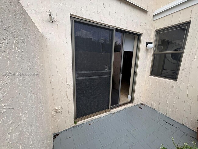 Photo - 233 SE 11th Ave