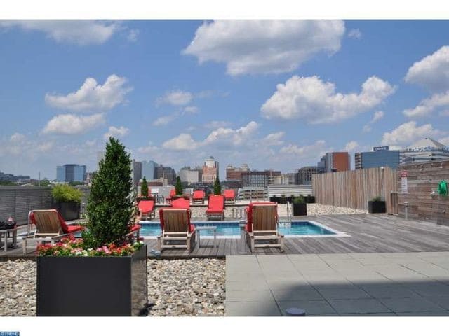 9th floor pool