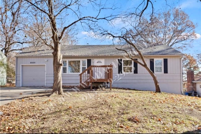Building Photo - Beautiful Renovated 3 Bed 2.5 Bath Ranch i... Rental