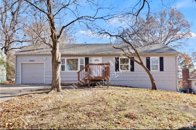 Building Photo - Beautiful Renovated 3 Bed 2.5 Bath Ranch i... Rental