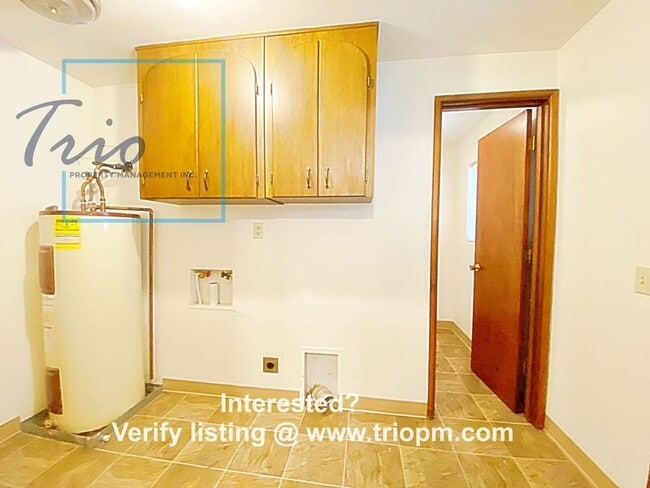Photo - 3877 Potter St