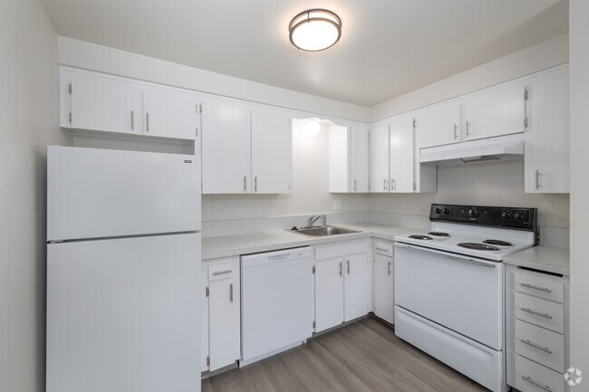 2BR, 1BA - 832SF