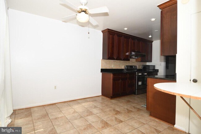 Photo - 8147 Inverness Ridge Rd