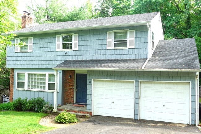 4 Bedroom Colonial - 4 Bedroom Colonial House