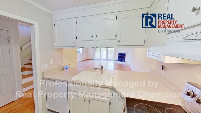 Photo - Spacious End Unit Townhome with Private De...