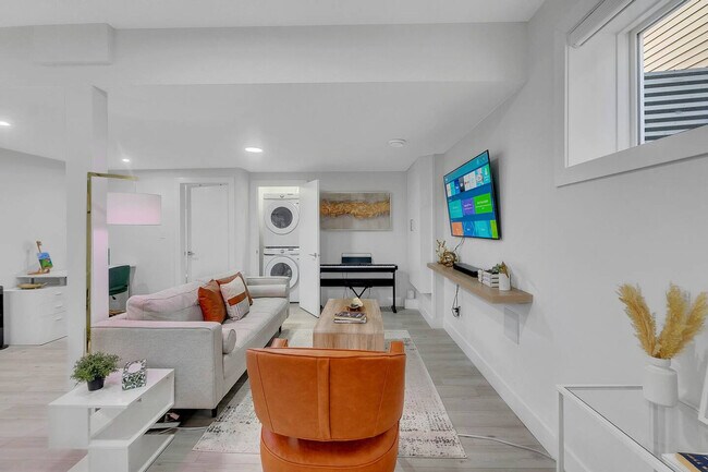 Photo - 15506-1513A 13A Ave SW Unit SI ID1564638P