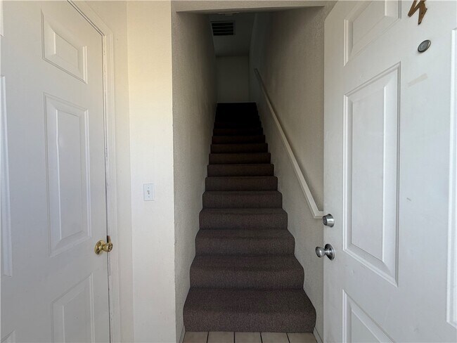 Photo - 331 Phyllis Dr Unit 4