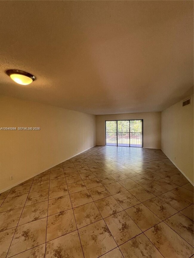 Photo - 379 Lakeview Dr Unidad 205