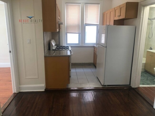 Photo - 43-22 58th St