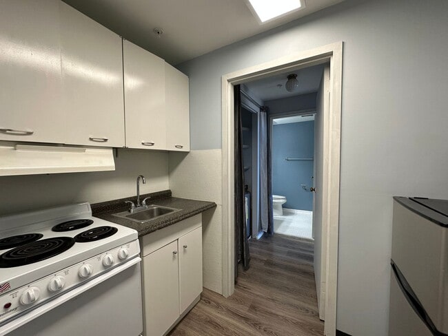 Photo - Charming 1Bedroom/1Bath Condo in The Penth...