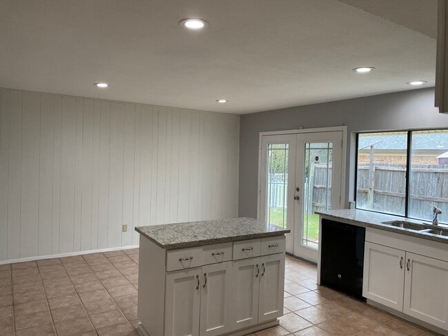 Photo - 1473 Rockshire Dr