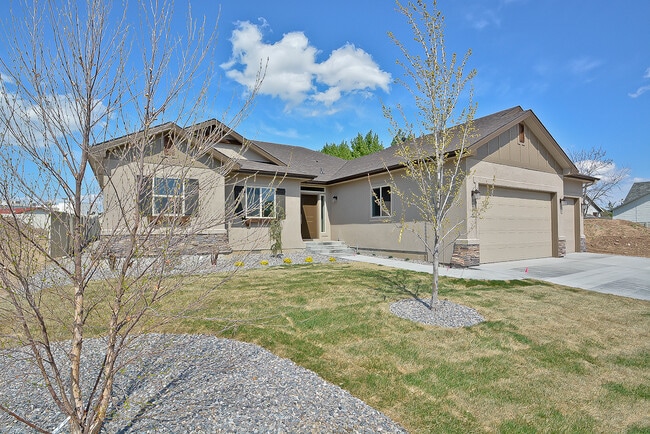 Photo - 4 Bedrooms 2.5 Bathrooms in Meridian