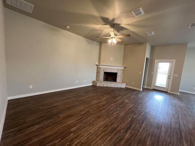 Photo - 2030 Kenwood Ave
