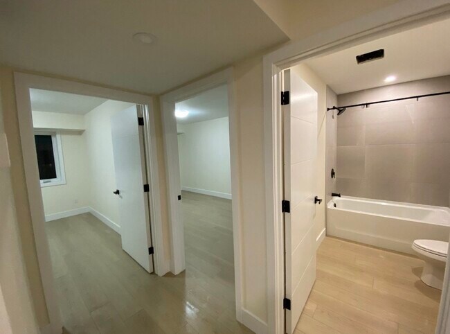 Photo - 196 Britannia Rd Unit B