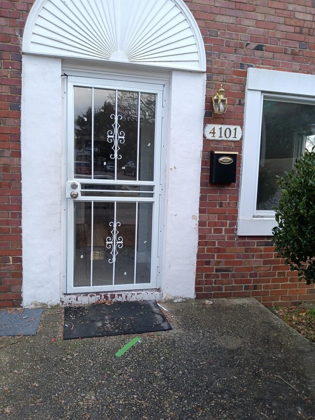 Photo - 4101 Kinsway