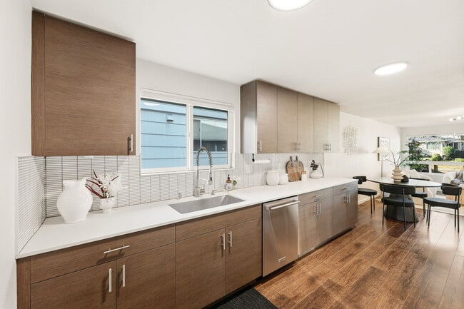 Building Photo - 7922 9th Ave SW