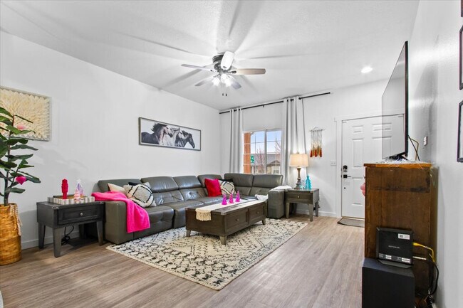 Photo - 3962 N McKinley Pk Ave Unidad ID1310538P