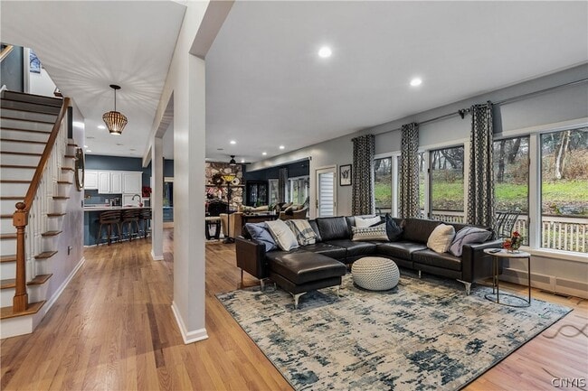 4892 MacGregor Ln