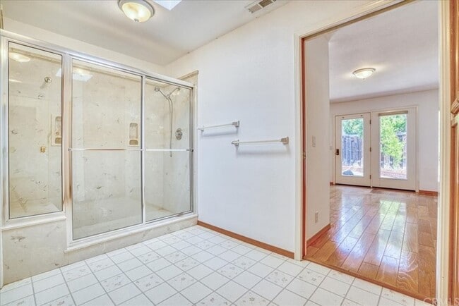 Photo - 5 Bedroom 3-bathroom Large single level home!