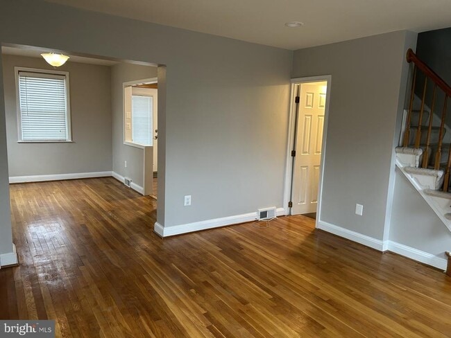 Photo - 1728 Redwood Ave