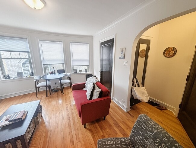 Photo - Spacious 1 BR - New Renovation Near the Lake on Quiet Block! Unit 6636-2E