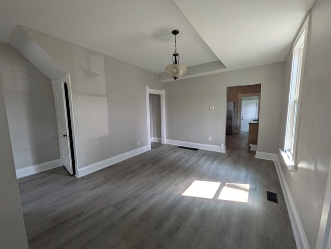 Photo - 473 E Markison Ave