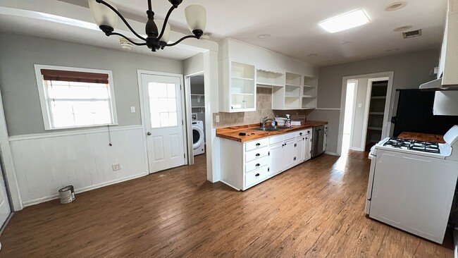 Photo - 1207 Redondo Dr