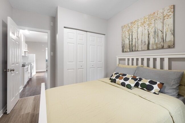 Building Photo - 486-486 Albert St Unit 303