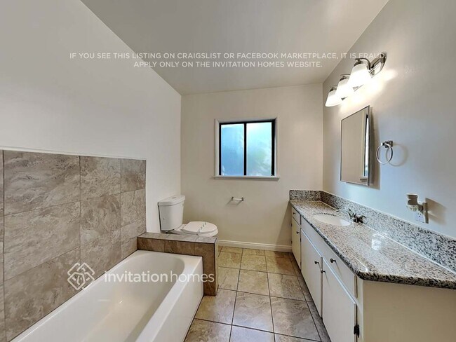 Photo - 15040 Valerio St